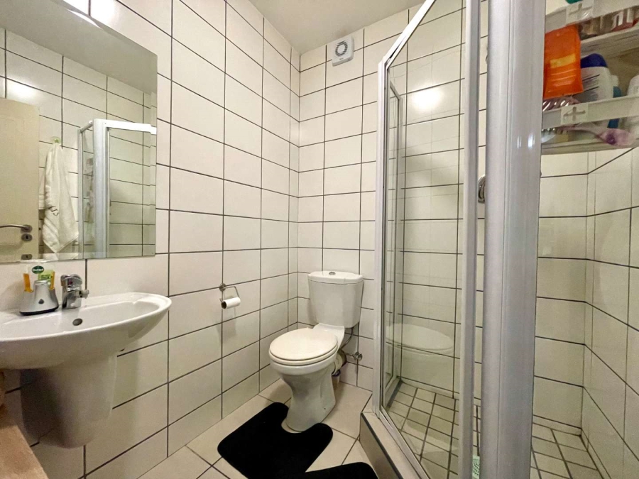 To Let 2 Bedroom Property for Rent in Sea Point Western Cape